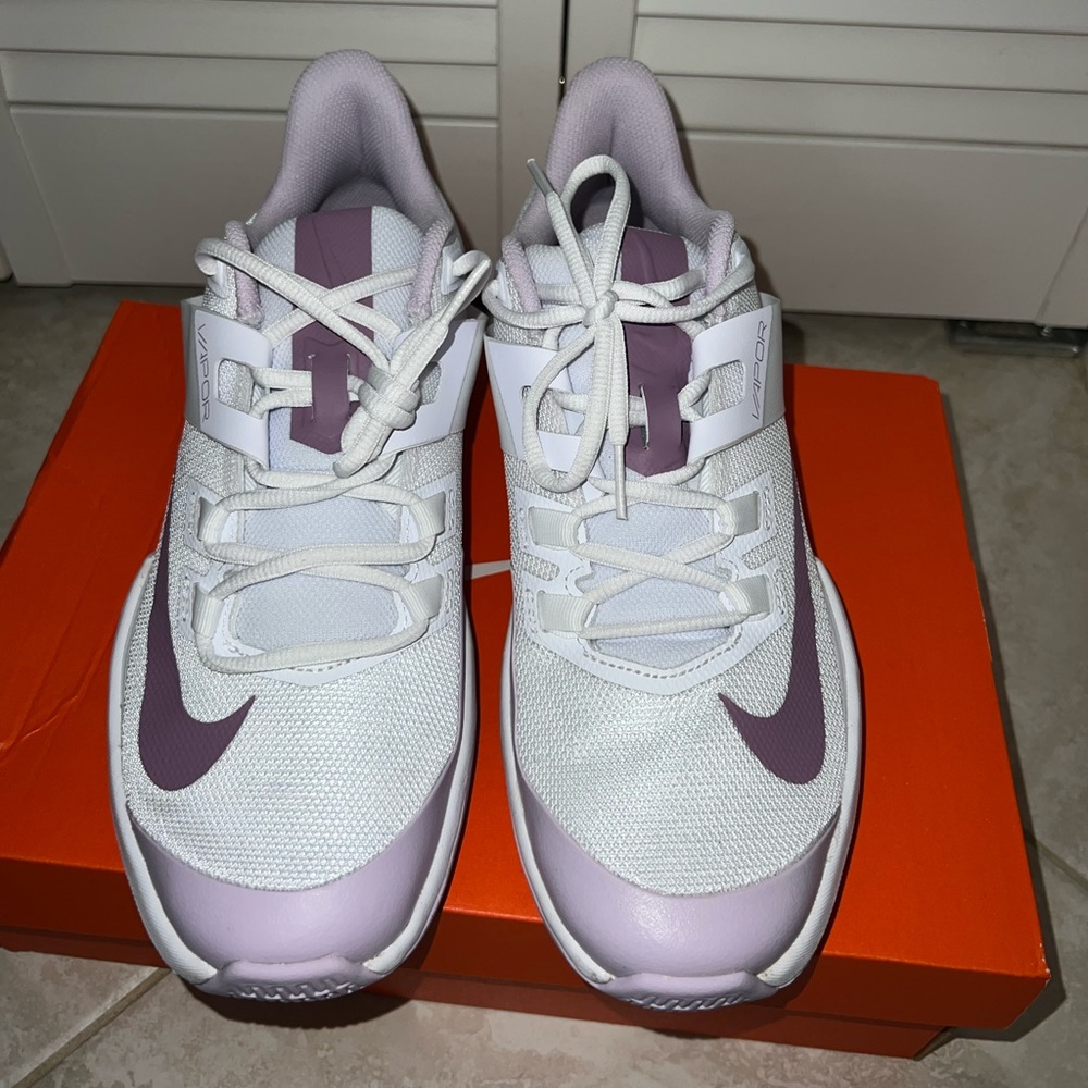 Nike Court Vapor Lite Tennis Shoes, Size 10.5